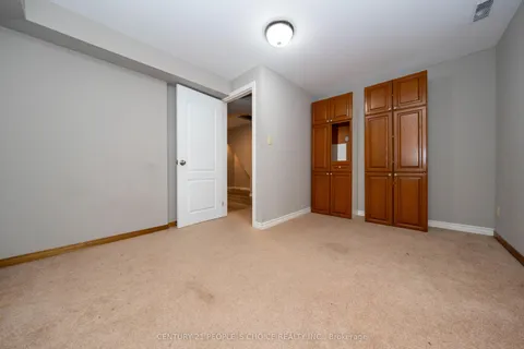 15 Birchlawn Avenue, Cambridge, ON N1S 4S1