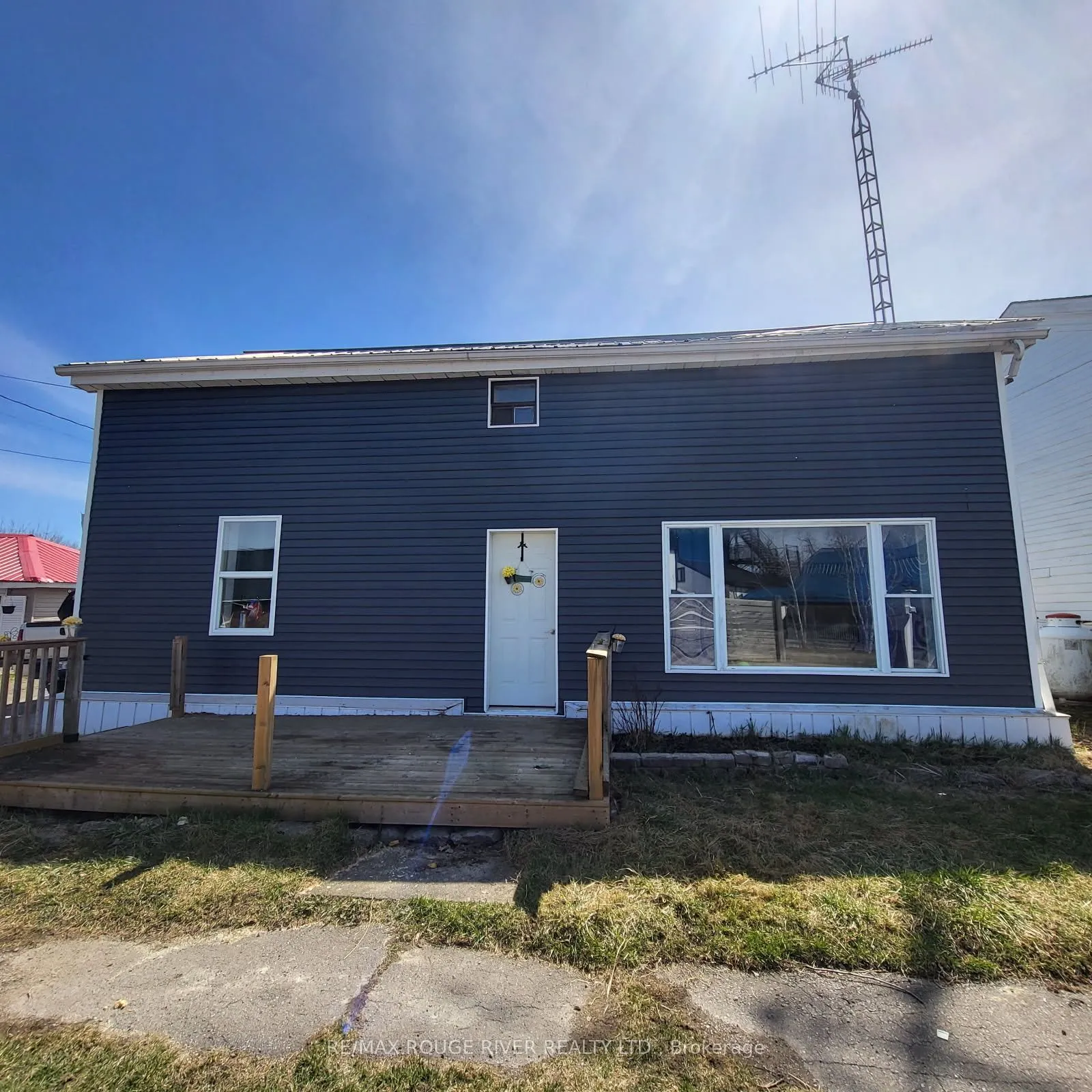 14 Division Boulevard, ON K0K 1T0