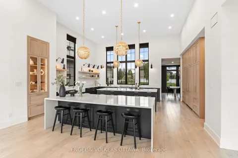 39 Winding Way, Barrhaven, ON K2C 3H1