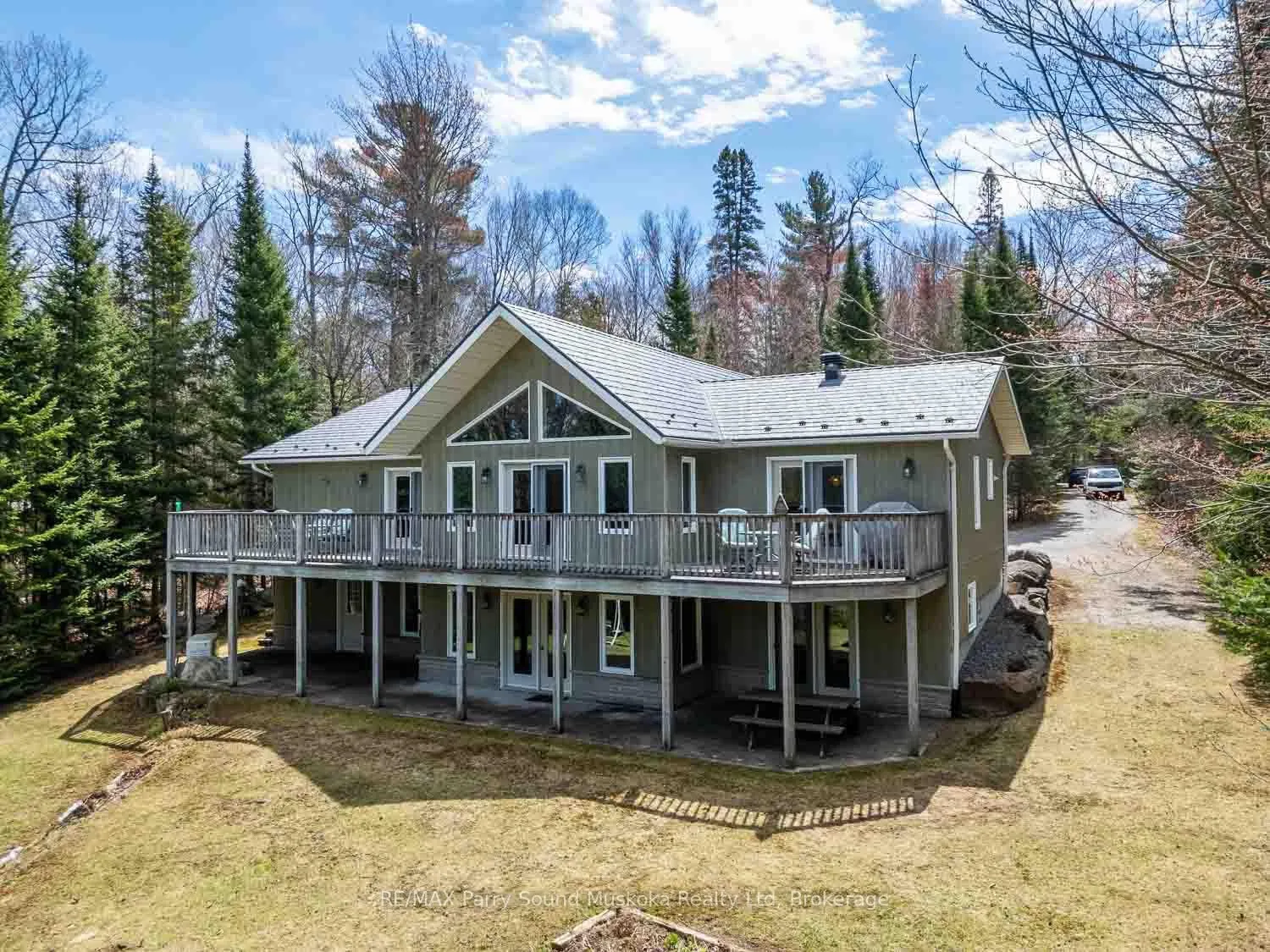 1889 South Horn Lake Road, Magnetawan, ON P0A 1P0