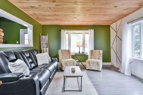 198 Woodchester Avenue, Bracebridge, ON P1L 1H8