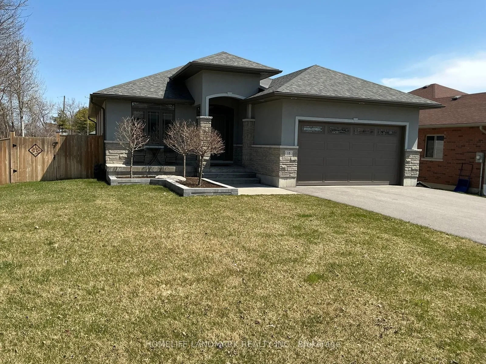 18 Lakewood Crescent, Quinte West, ON K8V 5P4