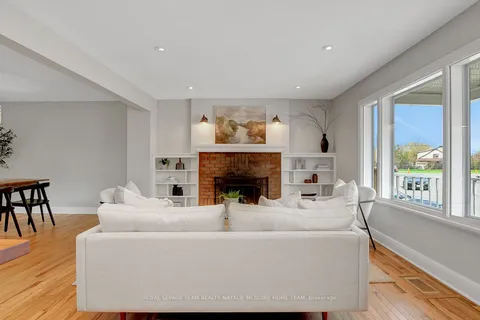 300 Oakdale Avenue, Tunneys Pasture and Ottawa West, ON K1Y 0E4