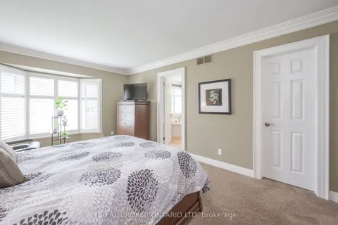 63 Martinet Avenue, London East, ON N5V 4B7