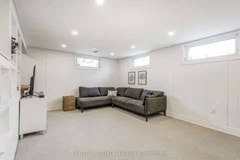 183 Nash Road, Hamilton, ON L8H 2P8
