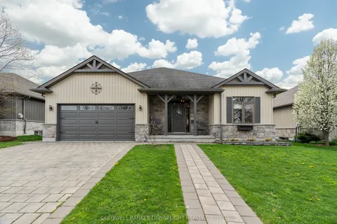 277 Darling Boulevard, South Huron, ON N0M 1S1