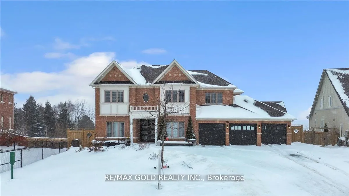 28 Meek Avenue, Mono, ON L0W 2Z2