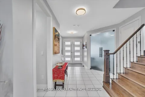 28 Meek Avenue, Mono, ON L0W 2Z2