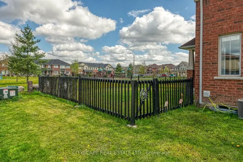 8485 Primrose Lane, Niagara Falls, ON L2H 0K8