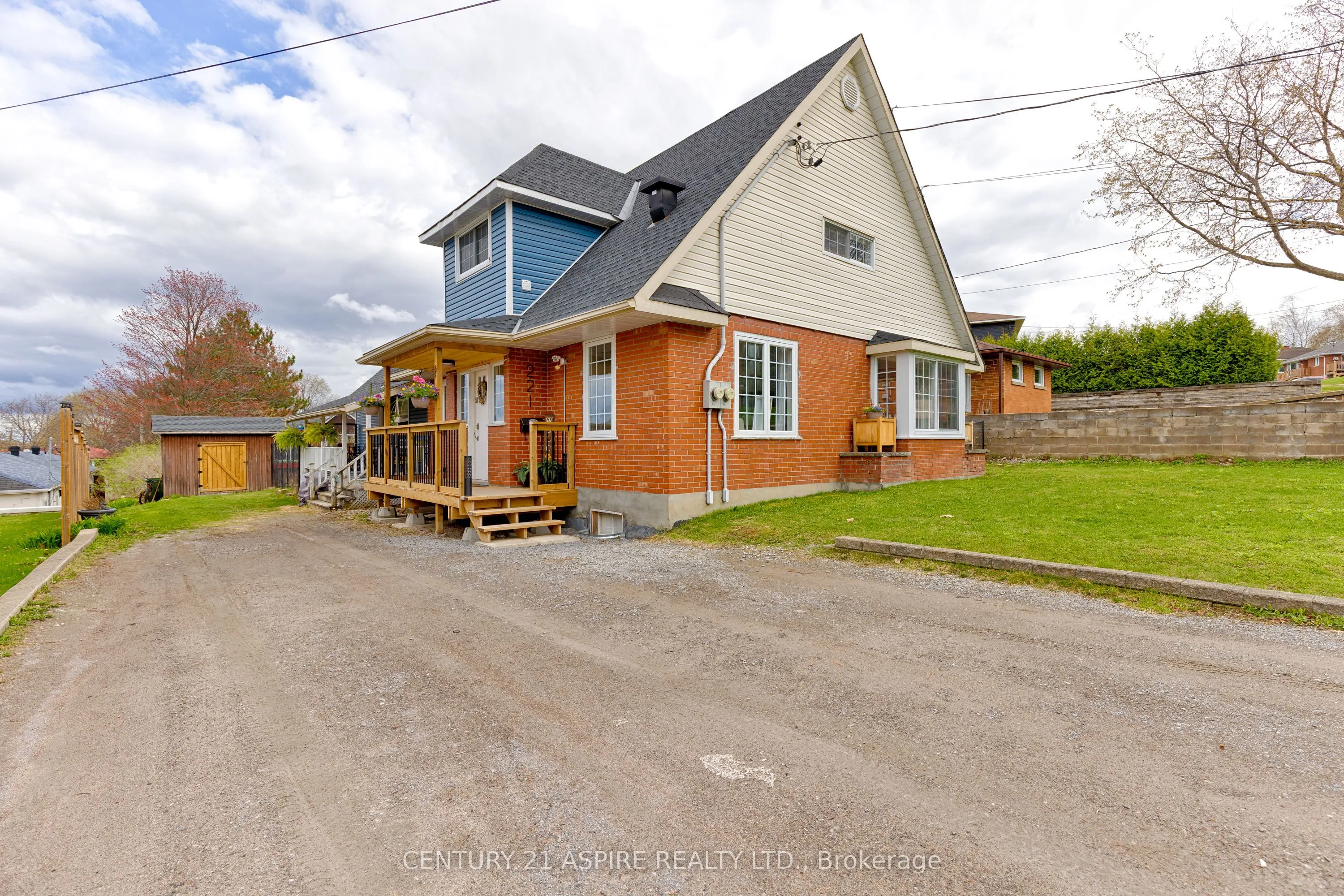221 Belmont Avenue, Pembroke, ON K8A 2C6