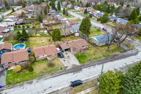 2296 Madison Avenue, Greater Sudbury, ON P3A 2R3