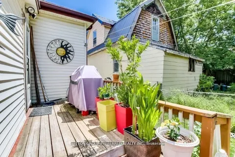 25 Pegler Street, London East, ON N5Z 2B4