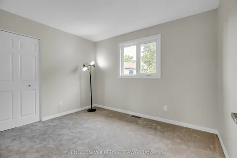 2177 Lenester Avenue, ON K2A 4A9