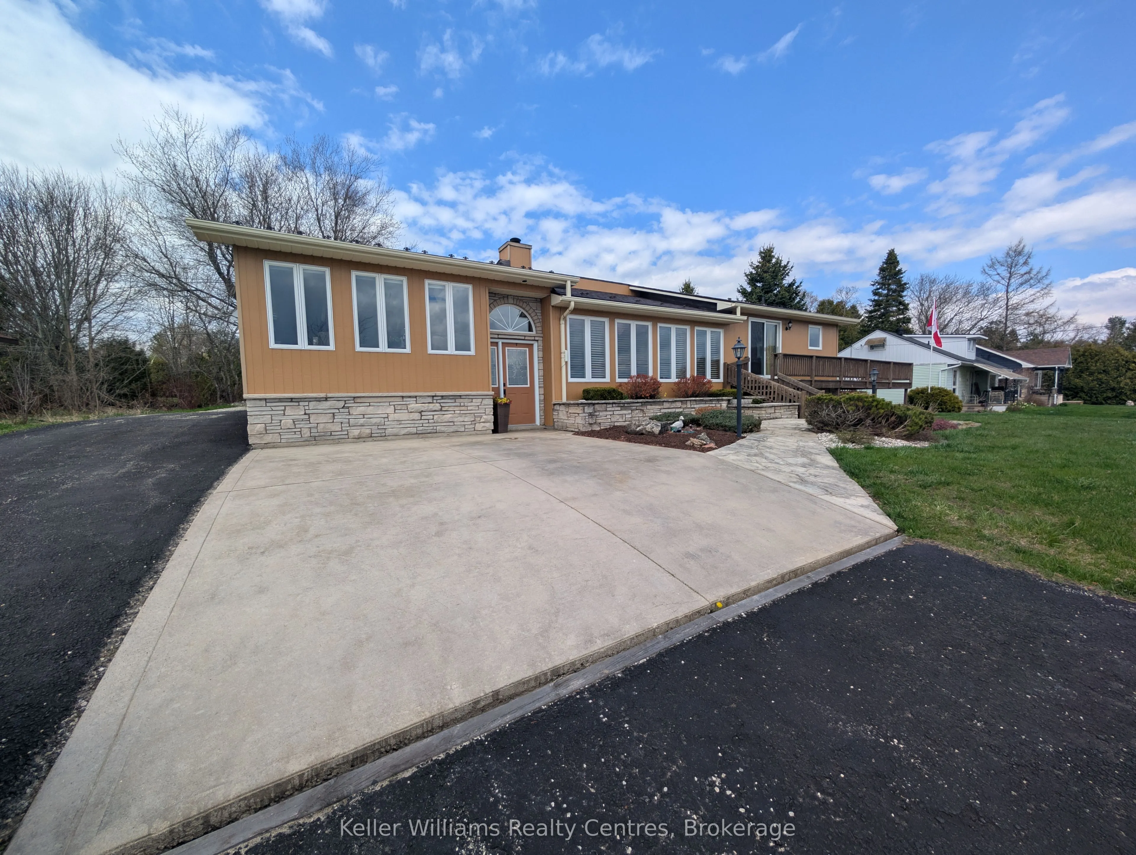 11 Mallory Beach Road, South Bruce Peninsula, ON N0H 2T0