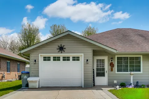 81 John Street, ON N0M 2S0