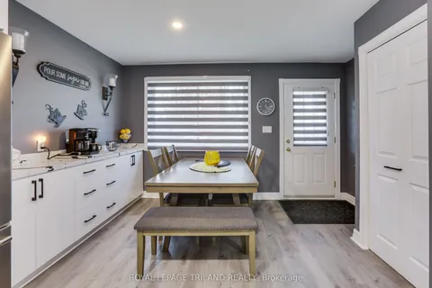 81 John Street, ON N0M 2S0