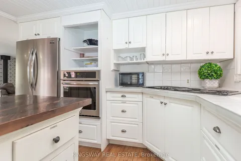 325 Balsam Chutes Road, Huntsville, ON P0B 1L0