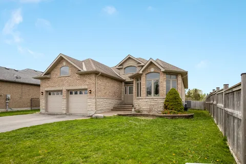 12 Hampton Ridge Drive, Belleville, ON K8N 0L6