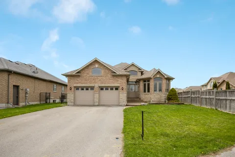 12 Hampton Ridge Drive, Belleville, ON K8N 0L6