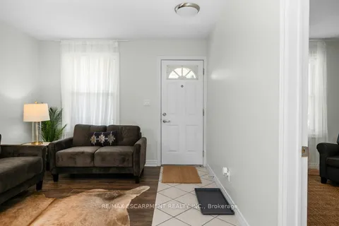 536 John Street, Hamilton, ON L8L 4S1