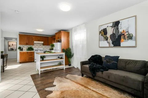 536 John Street, Hamilton, ON L8L 4S1