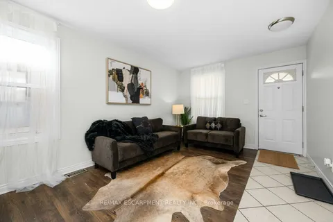 536 John Street, Hamilton, ON L8L 4S1