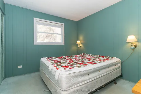 15 Glen Acres Road, Huntsville, ON P1H 1N6