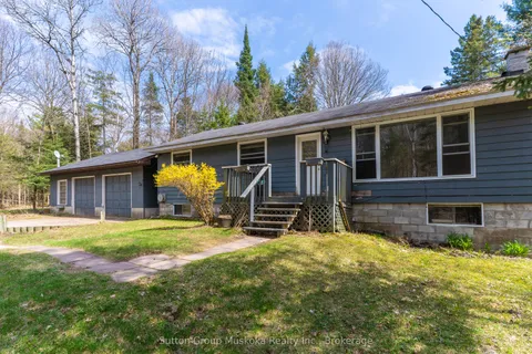 15 Glen Acres Road, Huntsville, ON P1H 1N6