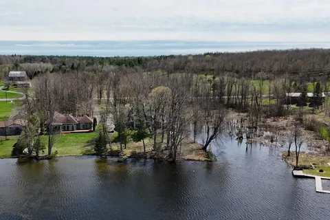 572 Round Lake Road, Havelock-Belmont-Methuen, ON K0L 1Z0