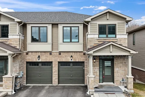 100 Hollywood Court, Cambridge, ON N1R 0C5