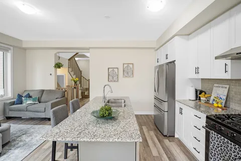 100 Hollywood Court, Cambridge, ON N1R 0C5
