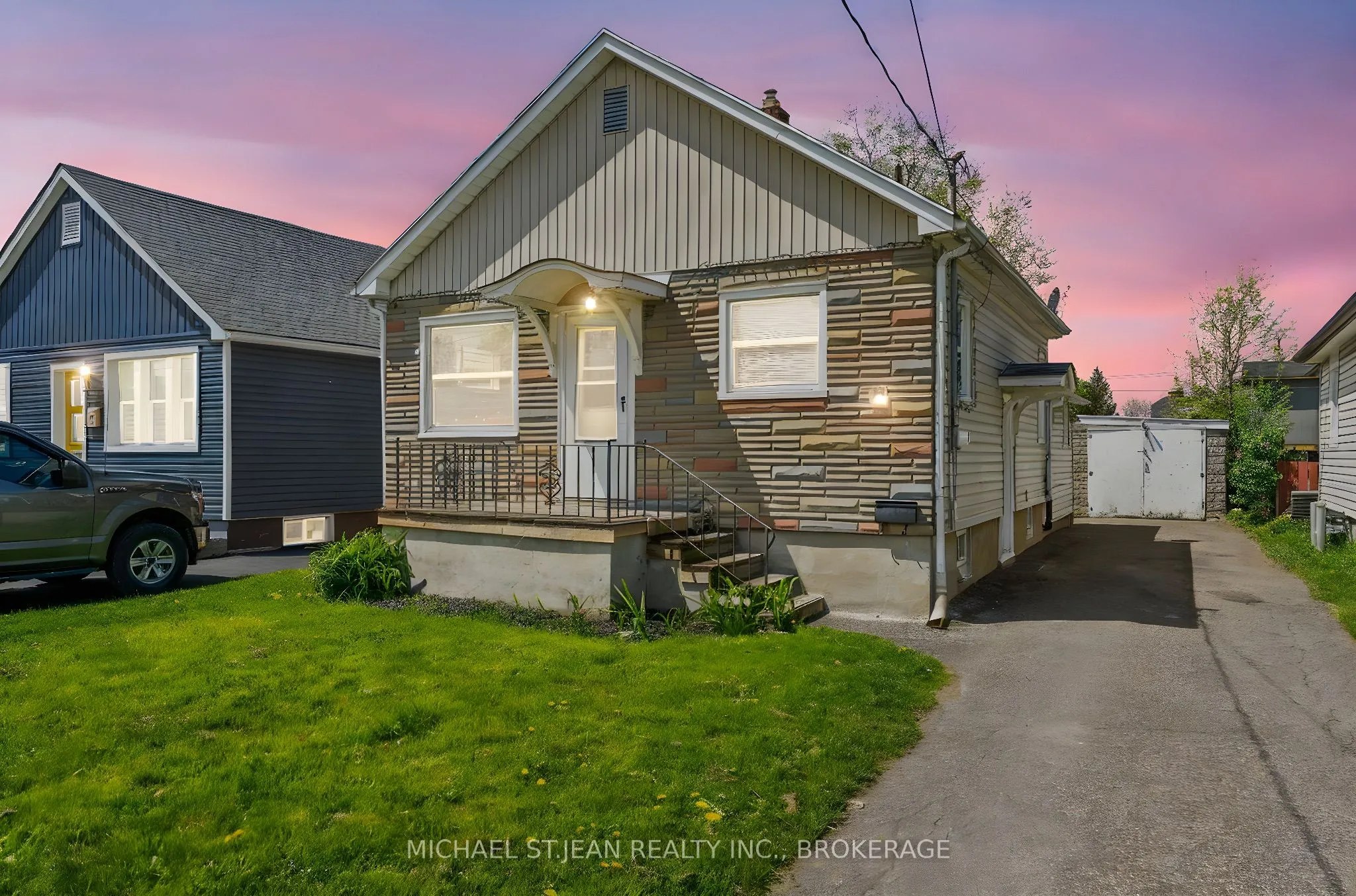 11 Marlborough Avenue, ON L2M 5T1