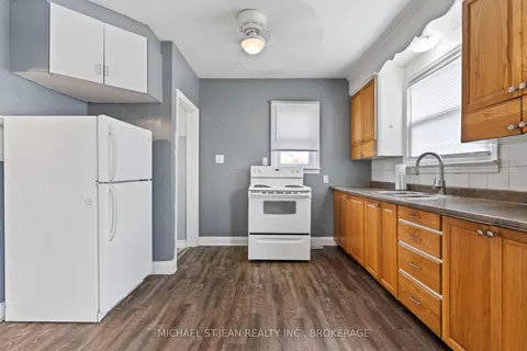 11 Marlborough Avenue, ON L2M 5T1