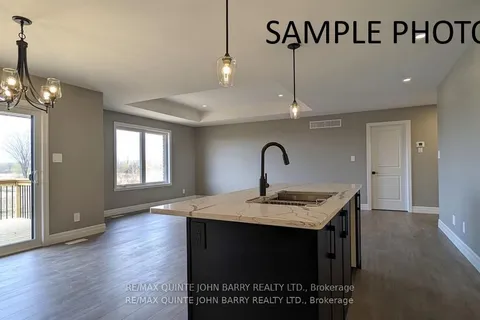 10 Parkland Circle, Quinte West, ON K8V 0R4