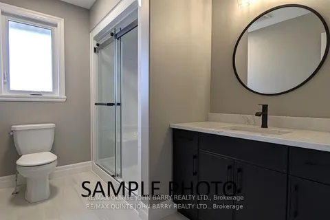 10 Parkland Circle, Quinte West, ON K8V 0R4