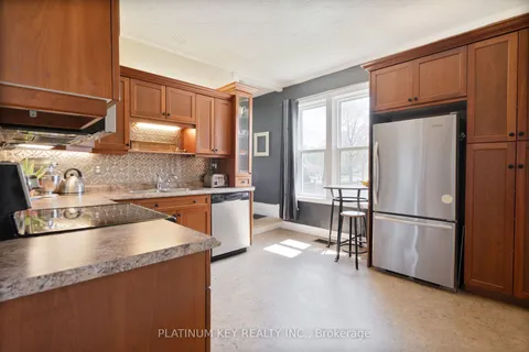 8562 Glendon Drive, Strathroy-Caradoc, ON N0L 1W0
