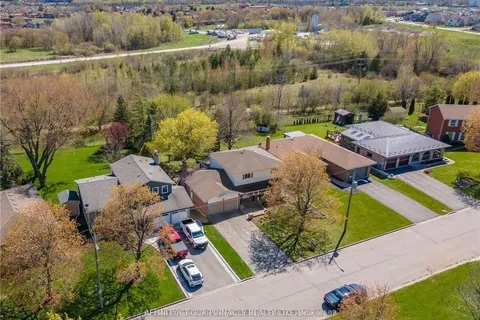 21 McDonagh Drive, Kawartha Lakes, ON K9V 5A9
