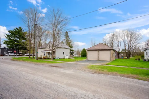 6 Clement Street, Addington Highlands, ON K0H 1P0