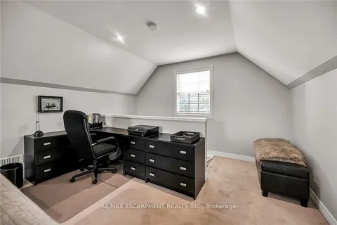 17 Angle Street, Norfolk, ON N3Y 5M6