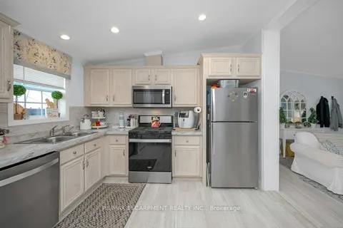 9 Copper Beech Drive, Haldimand, ON N0A 1L0