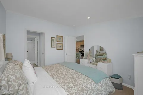 9 Copper Beech Drive, Haldimand, ON N0A 1L0