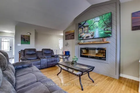 27 Amber Drive, Thames Centre, ON N0L 1G1