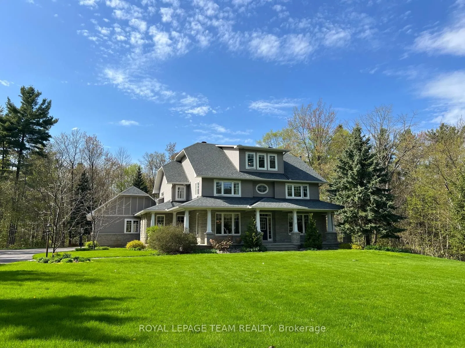 38 Roycroft Way, ON K2W 1C7