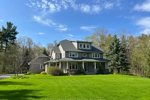 38 Roycroft Way, ON K2W 1C7