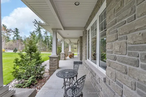38 Roycroft Way, ON K2W 1C7