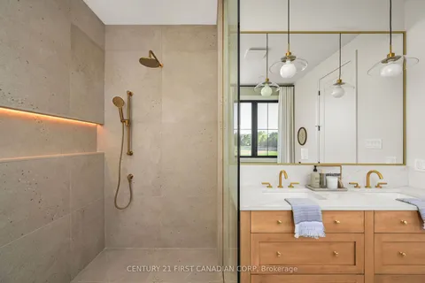 207 Foxborough Place, Thames Centre, ON N0M 2P0