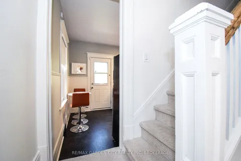 38 Academy Street, ON L2R 4Z8