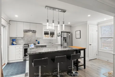 15 East 24th Street, Hamilton, ON L8V 2X8