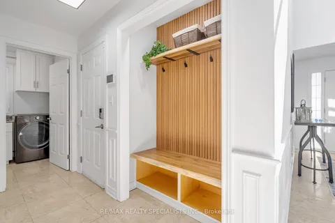 8087 Beaver Glen Drive, Niagara Falls, ON L2H 3K5