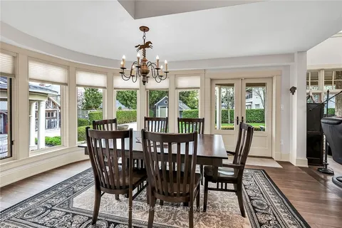 285 Hamilton Drive, ON L9G 2A9